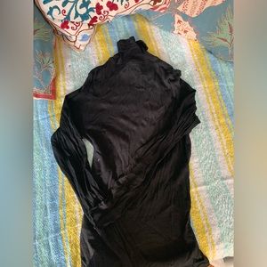 NWT Everlane organic cotton tissue turtleneck size M